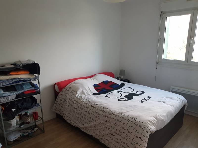 Vends appartement dans résidence sécurisée proche du centre ville de type F3 avec parking et cave sur la commune de Louviers