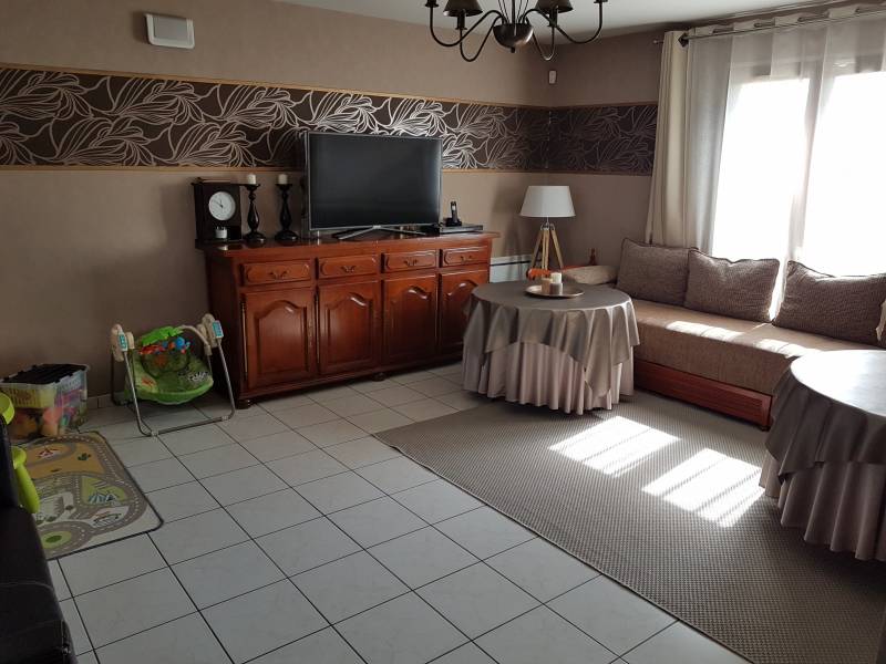 en vente maison F5 avec un séjour de 28 m² sur la commune de Val de reuil proche des écoles