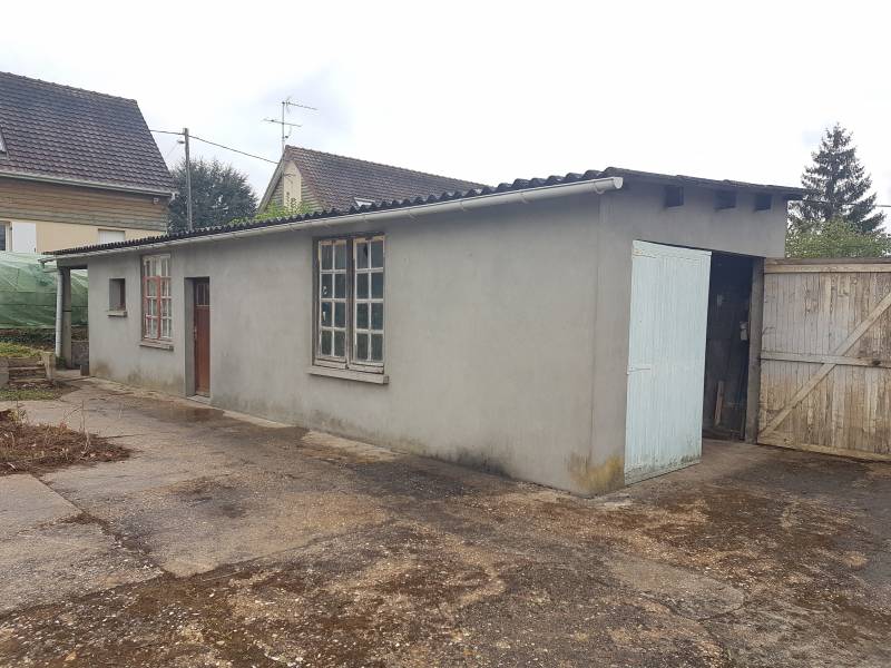 A vendre maison 65 m² 3 chambres avec des dependances sur la commune de Les Damps