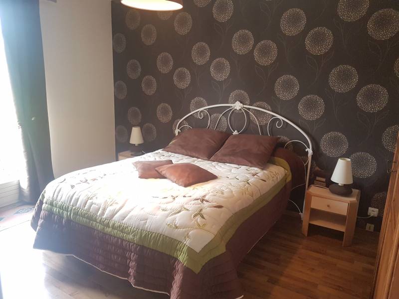 Achetez une maison de plain pied avec 2 chambres, un sous sol et un jardin clos sur la commune d'Incarville