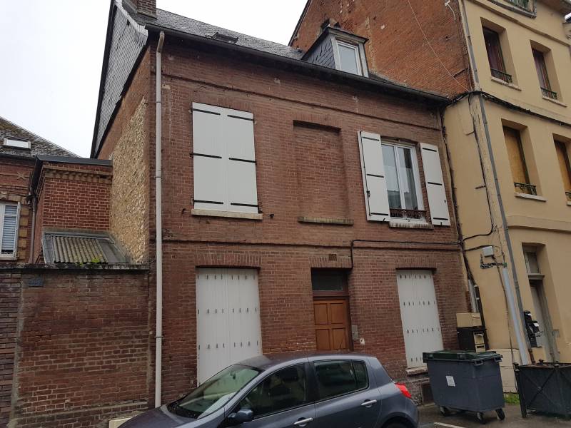 A vendre immeuble composé de 4 appartements loués dans le centre ville de Louviers