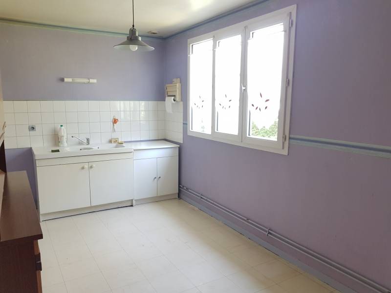 Acheter une maison de 93 m² avec 3 chambres un jardin et un garage à Val de Reuil (27100)