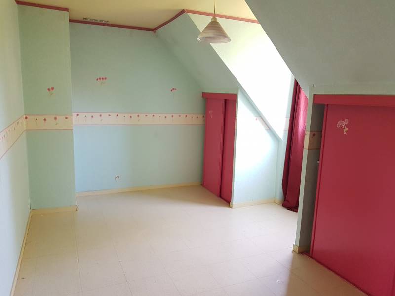 A vendre habitation de type F4 de 93 m² habitable sur la commune de Val de Reuil (27100)