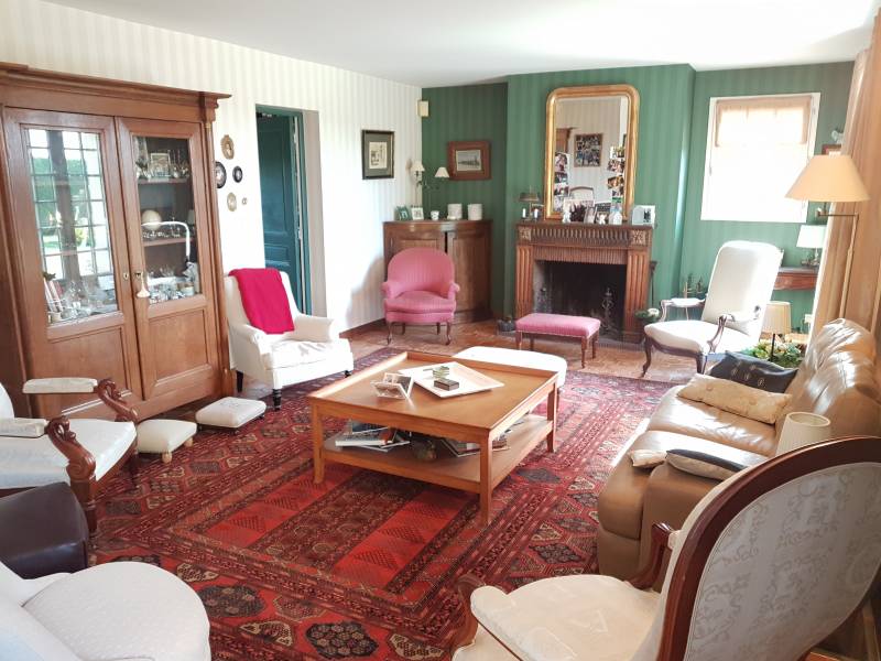 Maison traditonnelle F8 de 190 m² habitable avec jardin clos MONTAURE  