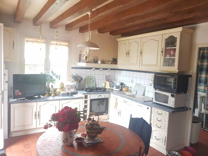 achetez une maison de 195 m² avec une cuisine équipée à Léry (27690)