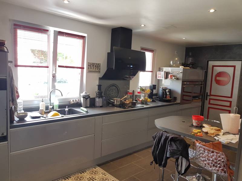 Achetez une maison de ville de 180 m² habitable avec 4 chambres, bureau 3 garages et un jardin clos sur la commune de Louviers