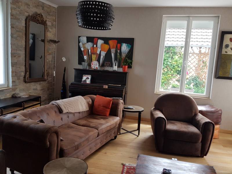 Vends maison ancienne F6 avec 3 garages et un jardin à Louviers