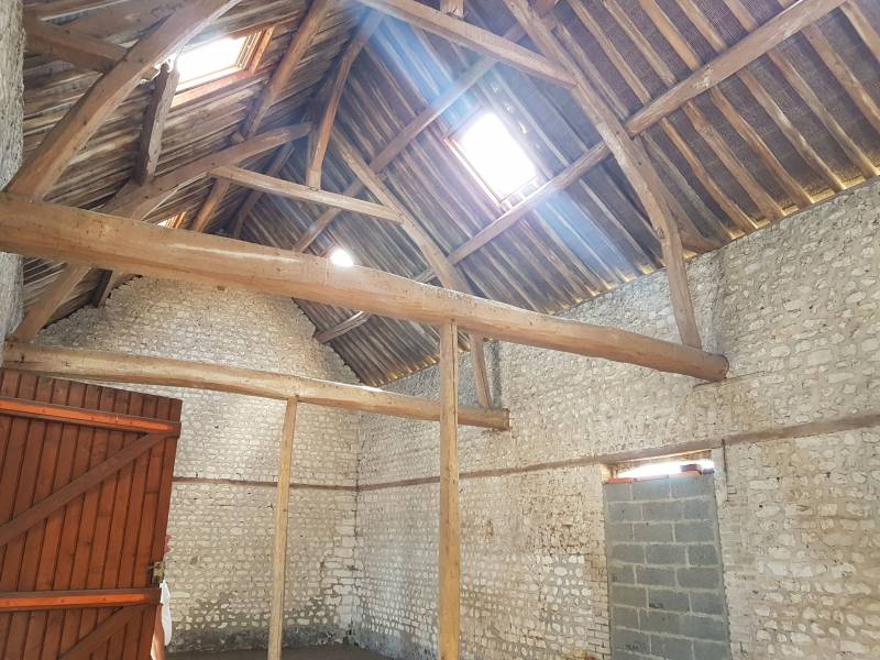 En vente grange en bon état à réhabiliter sur le Vaudreuil