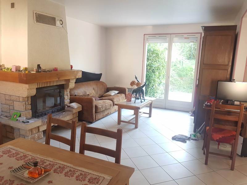 achetez une maison de 95 m² habiotable avec 3 chambres, un jardin et un garage dans le quartier du cavé sur la commune de Val de Reuil (27100)