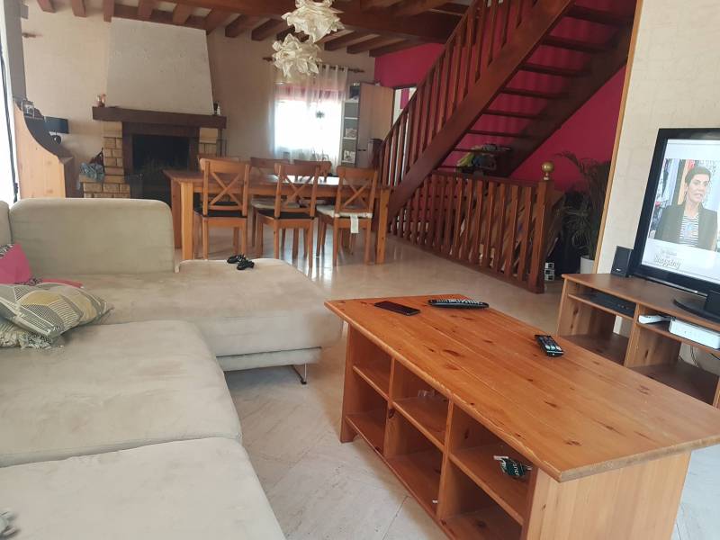 Achetez une maison traditionnelle de 160 m² avec un jardin clos de 3100 m² sur la commune de Poses (27740)