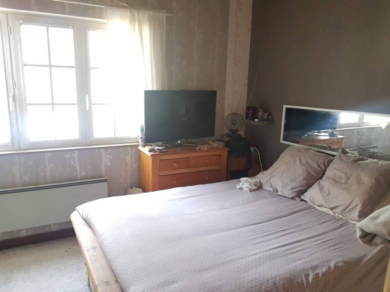 Maison de 160 m² sur sous sol complet avec un jardin clos de 3100 m² à Poses