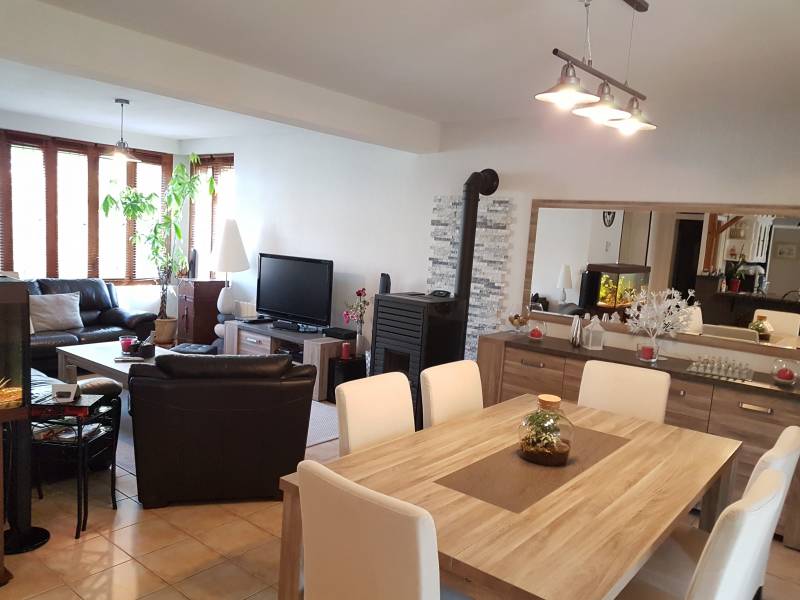 Vends maison F5 avec un grand séjour/salon sur la commune de Val de Reuil (27100)