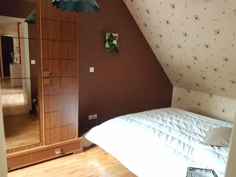 En vente chez Immo de France maison récnte de 117 m² avec 4 chambres et un bureau à val de Reuil (27100)