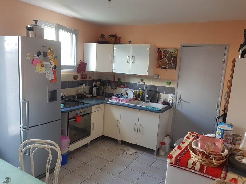 Vends maison avec 3  chambres, garage et jardin proche de la gare SNCF à Val de Reuil (27100)