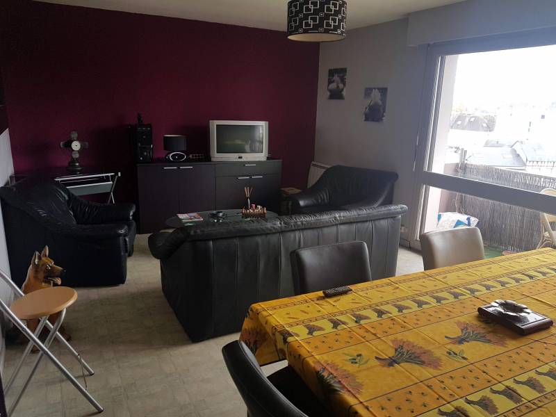 A vendre appartement F2 avec grand séjour et balcon sur la commune de Louviers