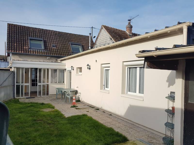 A vendre maison rénovée type F3 avec 2 chambres, jardin et atelier à Louviers