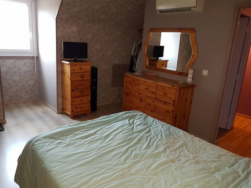 Achetez une maison très bien entretenue de 115 m² avec 5 chambres proche de la gare à Val de Reuil