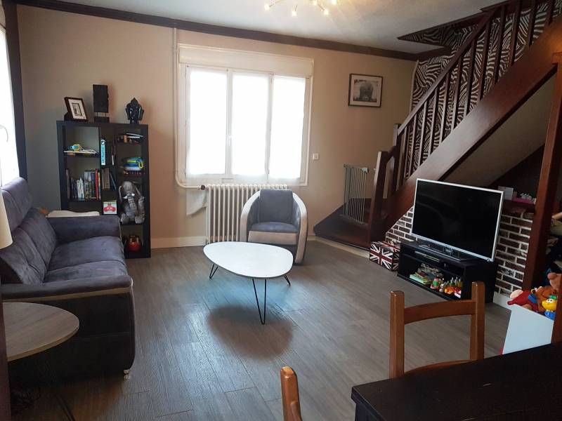 Vends maison ancienne en bon état sur la commune de Pont de l'Arche