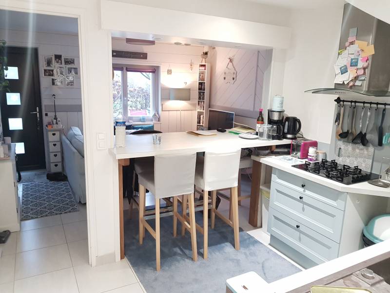 En vente maison en parfait état F3 avec cour fermée et terrasse sur la commune de Pont de' l'Arche