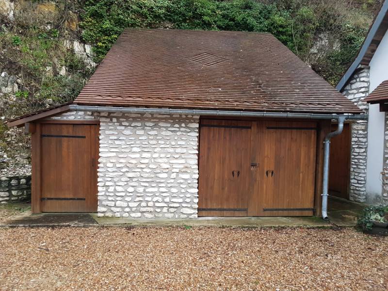 A vendre maison ancienne F4 de 95 m² avec 3 chambres, garage cave et jardin sur la commune de Connelles