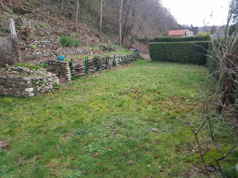 Vends maison ancienne F4 avec dépendances sur un jardin de 4000 m² à Connelles