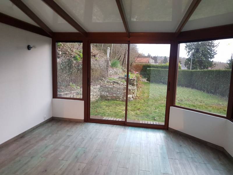 Vends maison F4 de 95 m² avec 3 chambres sur un terrain de 4000 m² sur la commune de Connelles