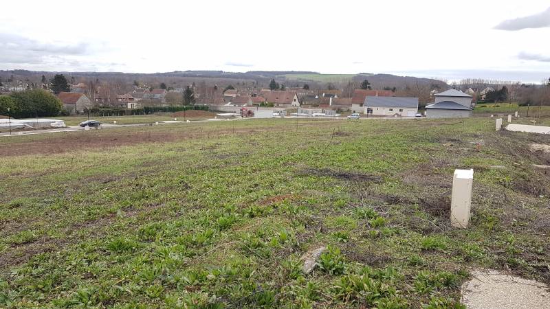En vente terrain à bâtir viabilisé libre de constructeur à Val de Reuil