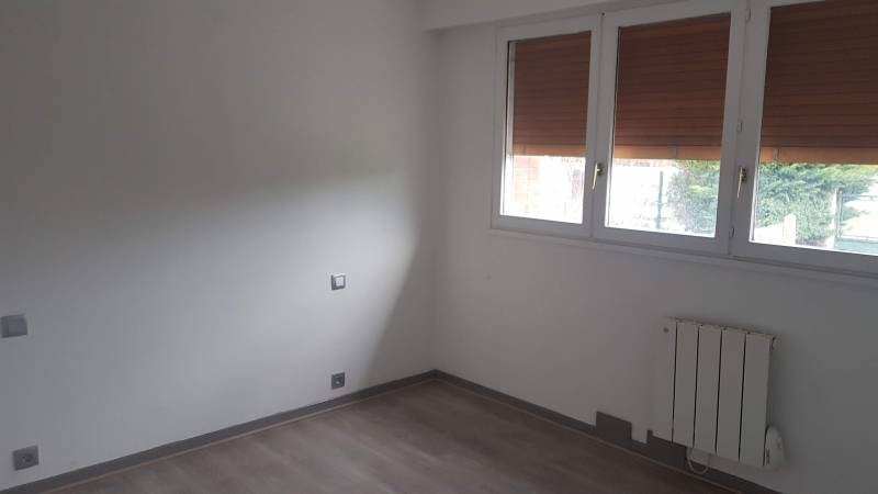 Vends maison F3 avec grenier et sous sol à Le Vaudreuil