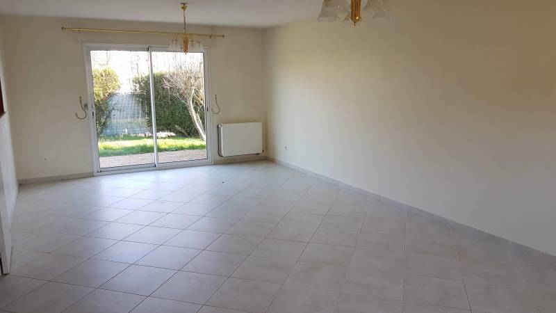 Vends maison de 2004 de 130 m² 4 chambres quartier du cavé à Le vaudreuil