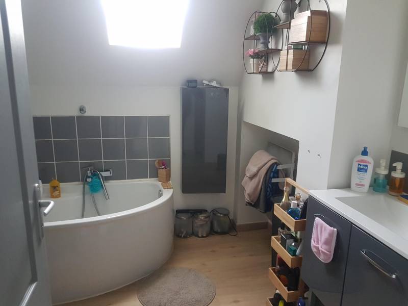 en vente maison ancienne 3 chambres, séjour/salon 38 m² avec cour à Léry