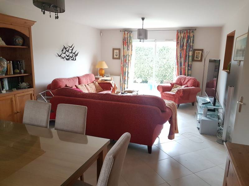 En vente maison traditionnelle F4 avec garage et jardin à Le Vaudreuil