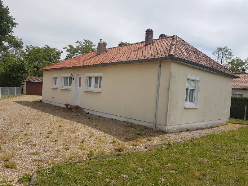 A vendre maison de plain pied F4 proche des étangs et de la Seine sur la commune de Poses