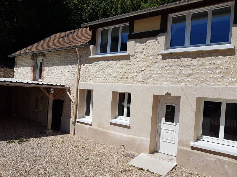 A vendre maison ancienne rénovée de 98 m² à Saint Etienne du Vauvray