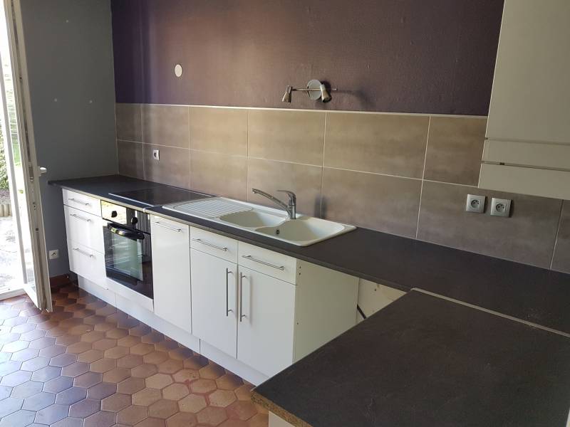 Achetez une maison F4 de 98 m² avec cuisine équipée garage et jardin clos à Louviers