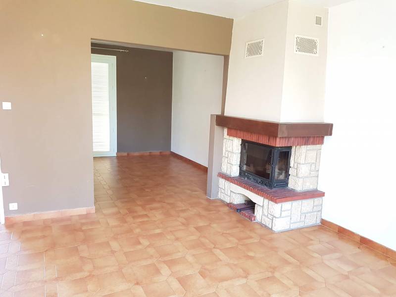 Vends maison dans un quartier residentiel proche écoles commerces et axes routiers à Louviers