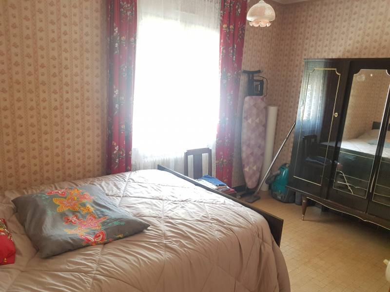 Vends maison de plain pied 3 chambres garage et jardin à poses