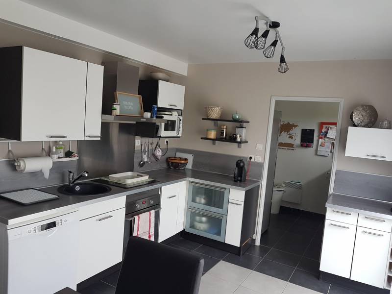 Vends maison récente de 2011 avec cuisine équipée à Poses