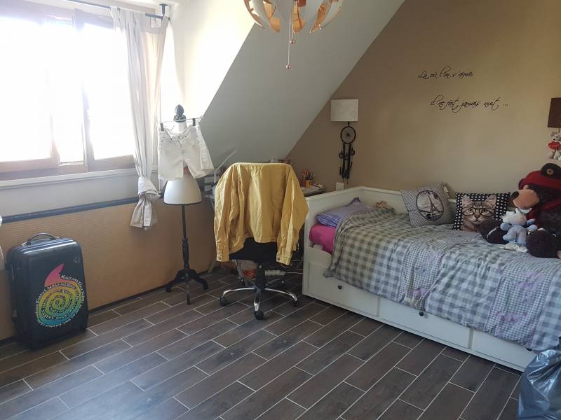 En vente maison fonctionnelle de type F5 de 120 m² proche des écoles et commerces à Le Vaudreuil