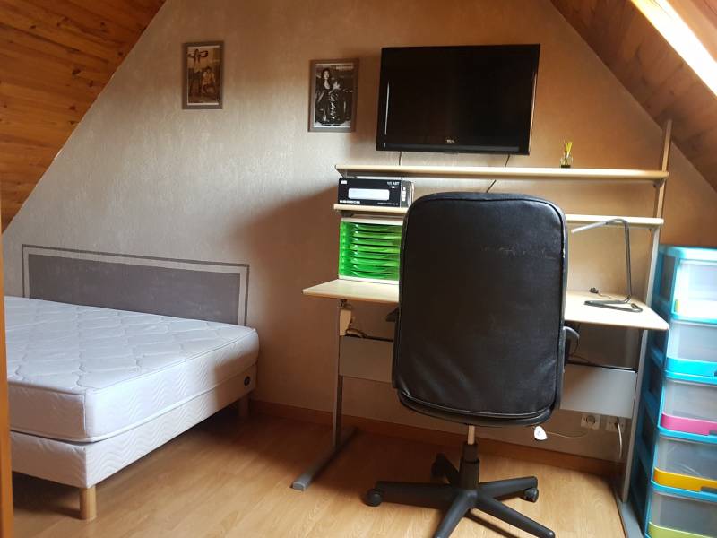 Vends maison ancienne rénovée dans une rue calme sur la commune de Léry