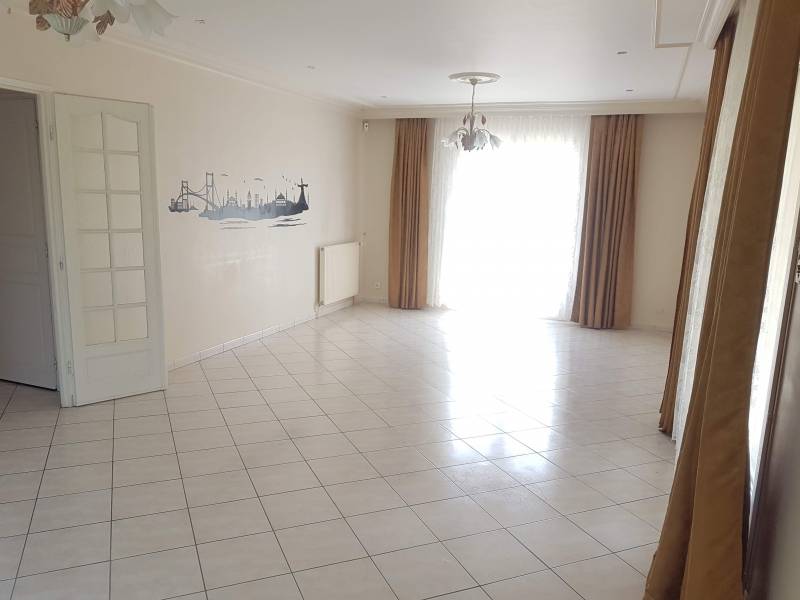 Achetez une maison F6 de 140 m² avec un grand séjour/salon ) Val de Reuil