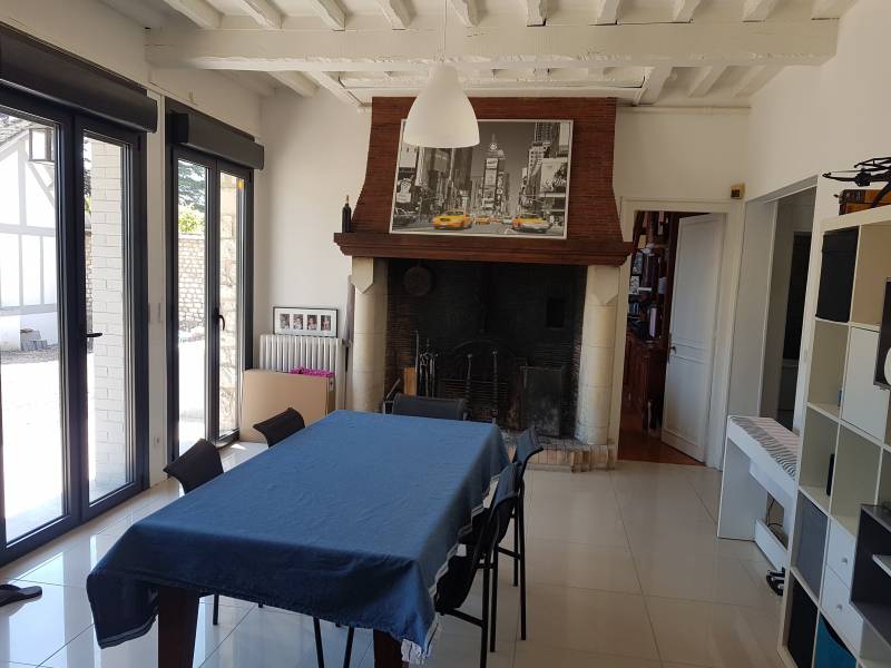 En vente maison ancienne F5 de 135 m² avec dépendance de 38 m² piscine chauffée à Le Vaudreuil