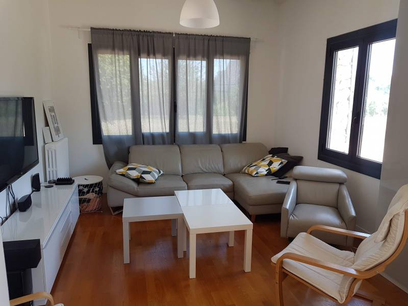 Vends maison de caractère dans le centre bourg avec piscine dépendance et jardin sur la commune de Le Vaudreuil