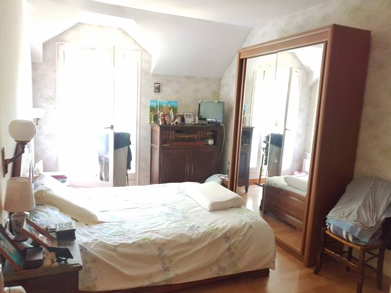 A vendre maison fonctionnelle avec 4 chambres et bureau à Val de Reuil