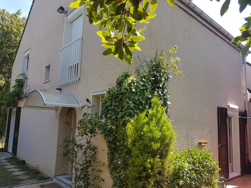 En vente maison fonctionnelle F5 proche de la gare de Val de Reuil