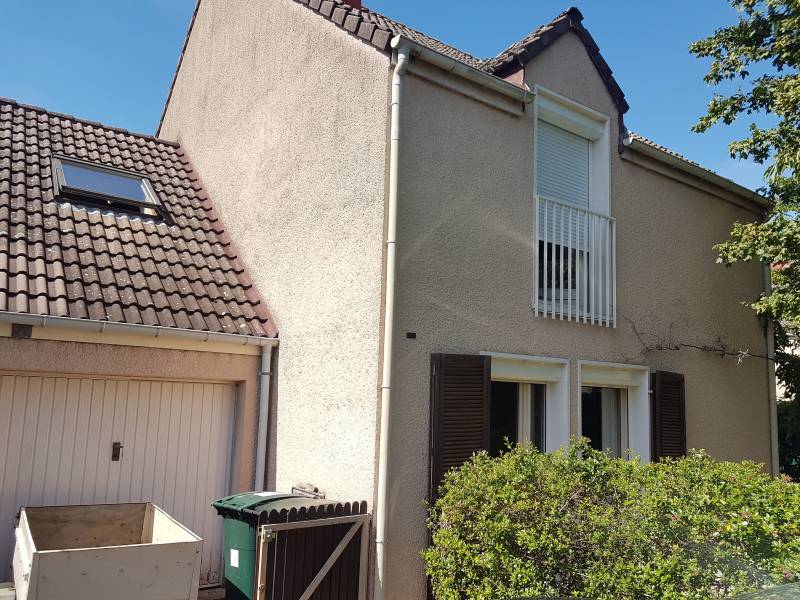 A vendre maison F5 avec garage et jardin à Val de Reuil