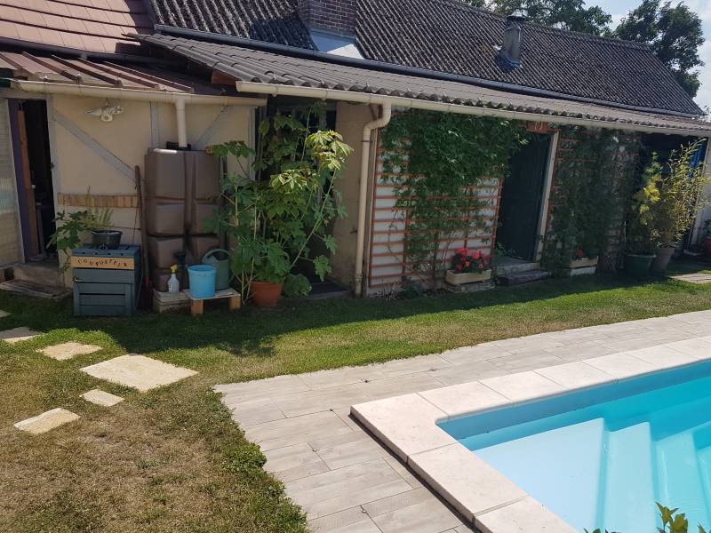 En vente maison ancienne rénovée avec dépendance et piscine sur la commune de Léry