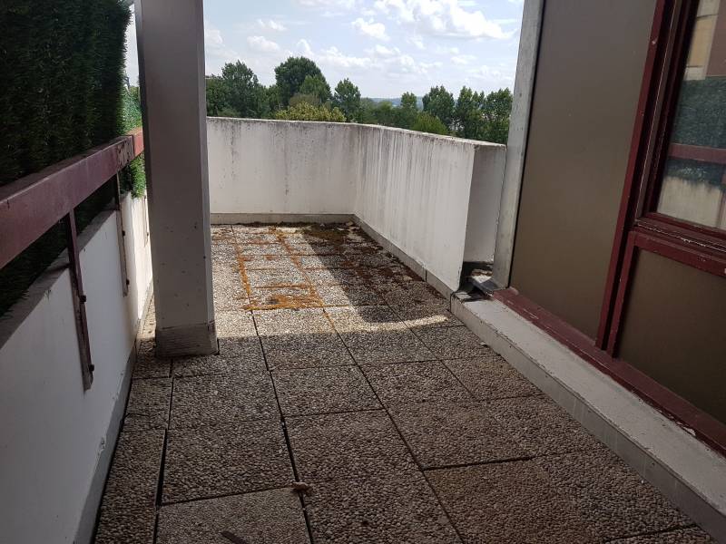 Achetez un appartement F3 de 73 m² avec une terrasse et 2 garages sur la commune de Val de Reuil