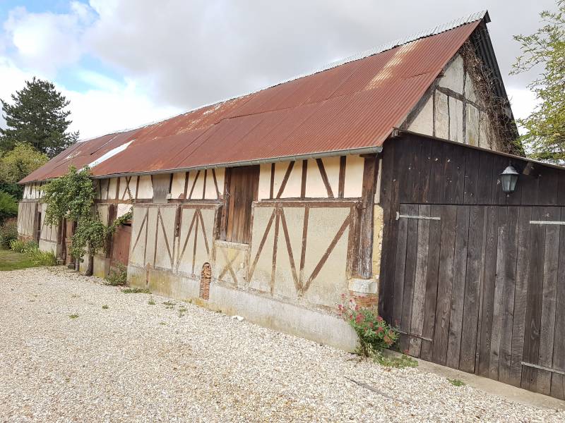 Vends maison ancienne avec dependance et terrain de 1878 m² à Canapeville