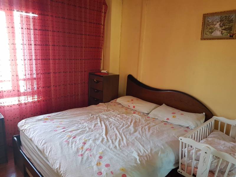 Vends appartement de 85 m² avec 3 chambres balcon et garage à Val de Reuil