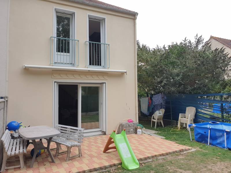 Maison 5 pièces de 115m² au calme avec jardin et garage VAL DE REUIL  
